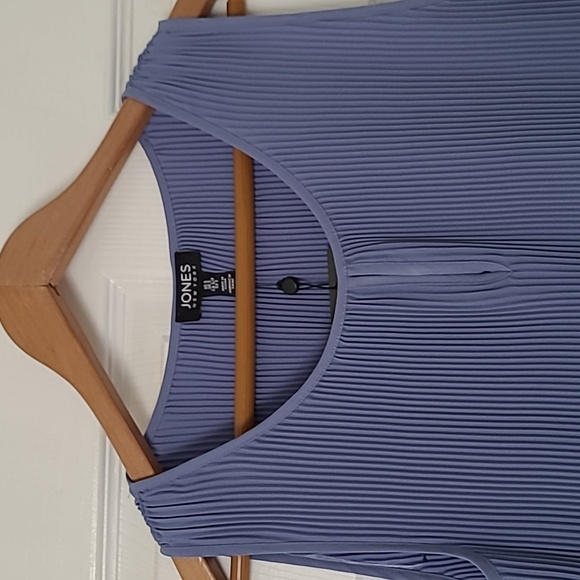 NWT Jones New York Pleated Top ❤️ - Picture 3 of 6
